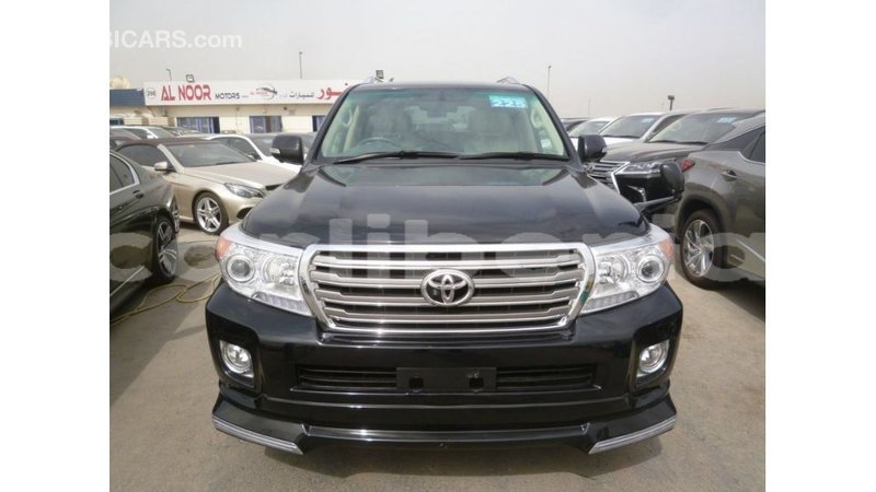 Big with watermark toyota land cruiser bomi county import dubai 2644