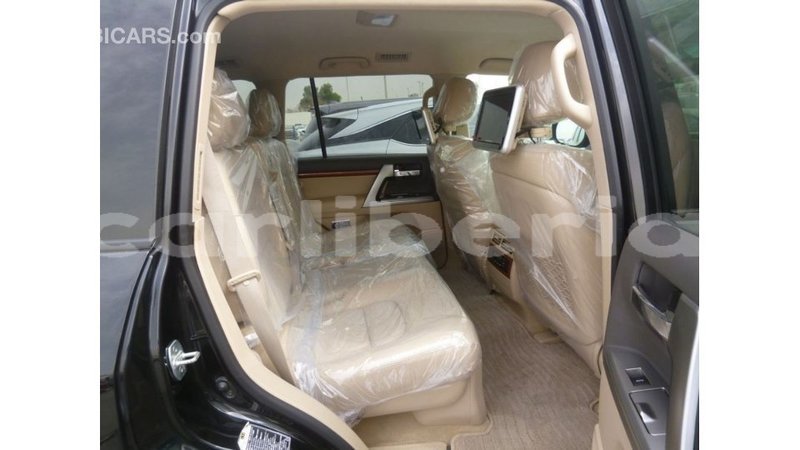 Big with watermark toyota land cruiser bomi county import dubai 2644