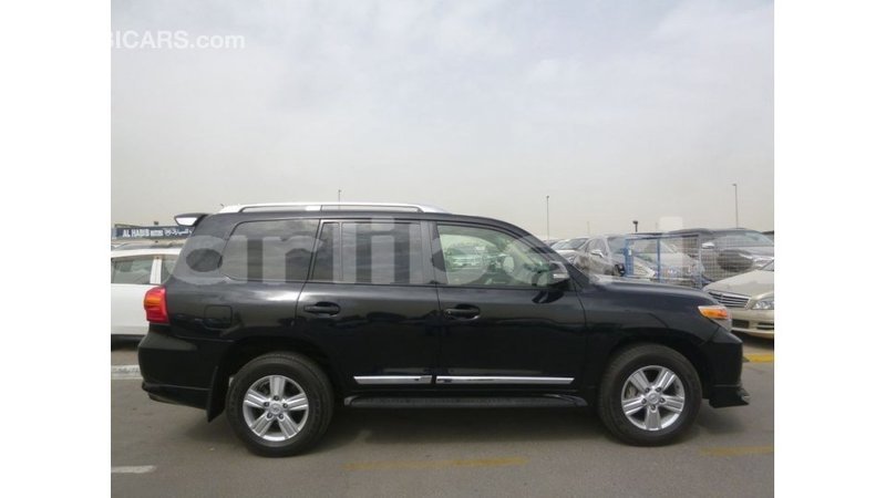 Big with watermark toyota land cruiser bomi county import dubai 2644