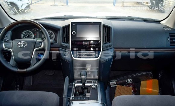 Acheter Import Voiture Toyota Land Cruiser Blanc à Import - Dubai, Comté de Bomi Acheter Import Voiture Toyota Land Cruiser Blanc à Import - Dubai, Comté de Bomi