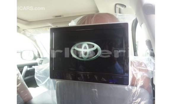 Buy Import Toyota Land Cruiser White Car in Import - Dubai in Bomi County Buy Import Toyota Land Cruiser White Car in Import - Dubai in Bomi County