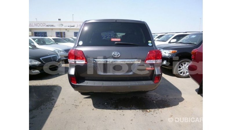 Big with watermark toyota land cruiser bomi county import dubai 2664