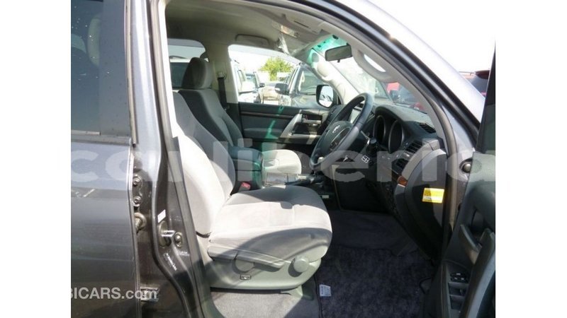 Big with watermark toyota land cruiser bomi county import dubai 2664