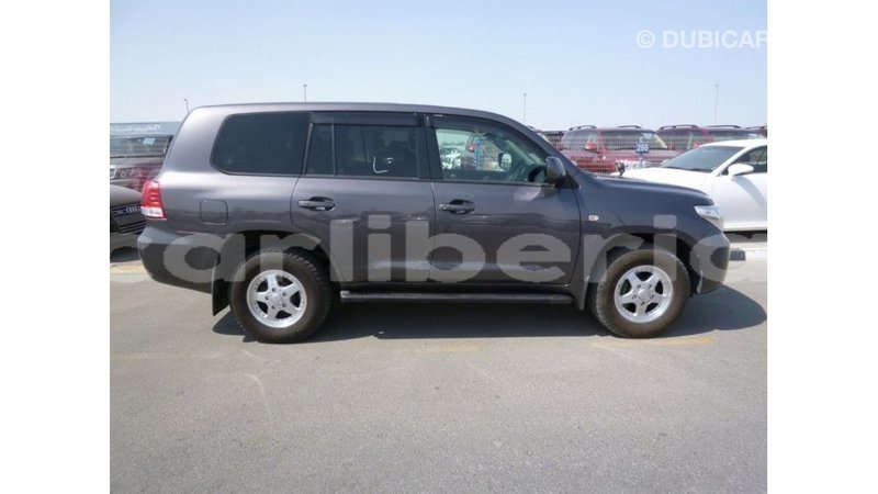 Big with watermark toyota land cruiser bomi county import dubai 2664
