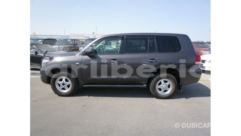 Big with watermark toyota land cruiser bomi county import dubai 2664