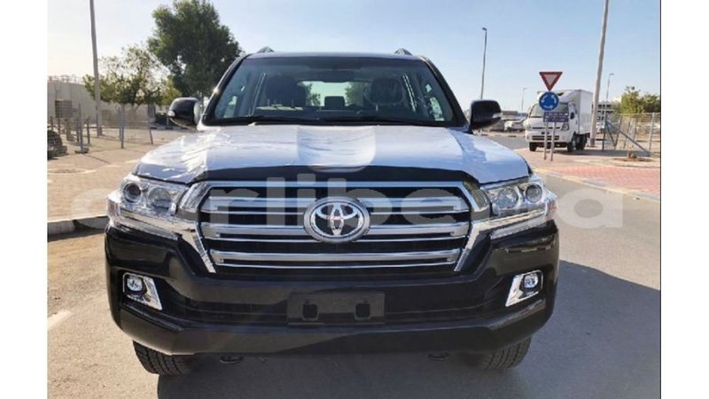 Big with watermark toyota land cruiser bomi county import dubai 2667