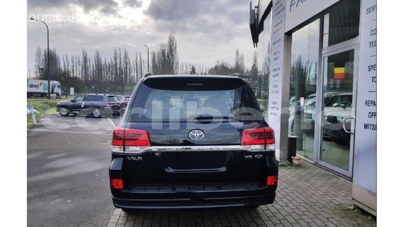Big with watermark toyota land cruiser bomi county import dubai 2675