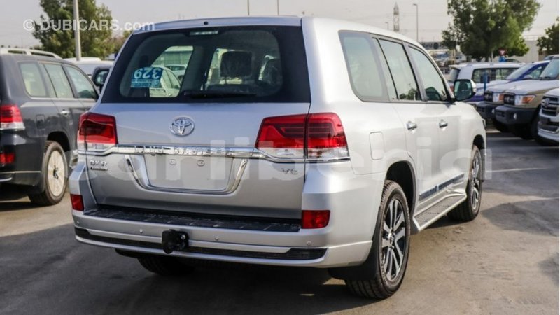 Big with watermark toyota land cruiser bomi county import dubai 2691