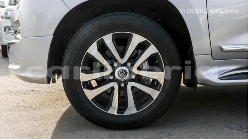 Big with watermark toyota land cruiser bomi county import dubai 2691