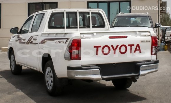 Acheter Import Voiture Toyota Hilux Blanc à Import - Dubai, Comté de Bomi Acheter Import Voiture Toyota Hilux Blanc à Import - Dubai, Comté de Bomi