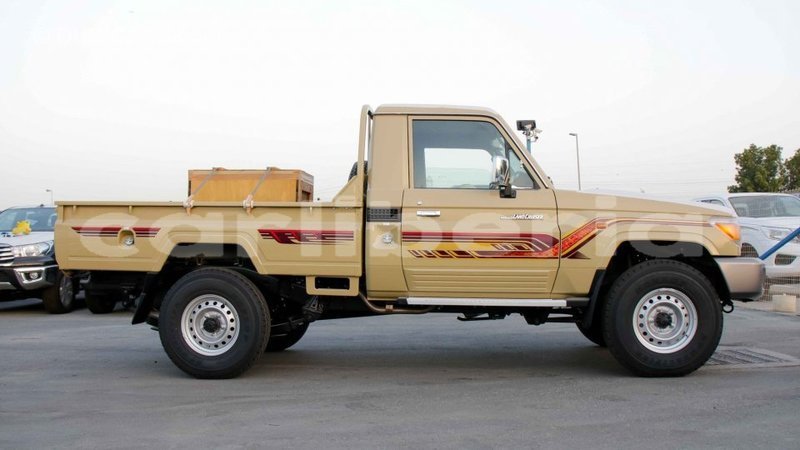 Big with watermark toyota land cruiser bomi county import dubai 2704