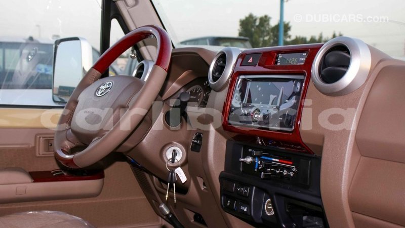 Big with watermark toyota land cruiser bomi county import dubai 2704