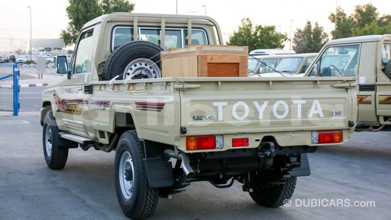 Big with watermark toyota land cruiser bomi county import dubai 2704