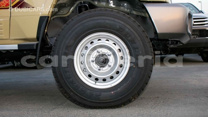 Big with watermark toyota land cruiser bomi county import dubai 2704
