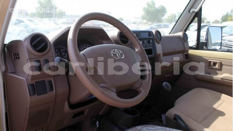 Big with watermark toyota land cruiser bomi county import dubai 2707