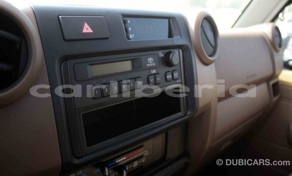 Acheter Import Voiture Toyota Land Cruiser Beige à Import - Dubai, Comté de Bomi Acheter Import Voiture Toyota Land Cruiser Beige à Import - Dubai, Comté de Bomi