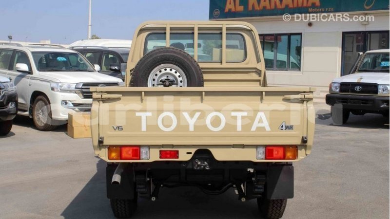 Big with watermark toyota land cruiser bomi county import dubai 2707