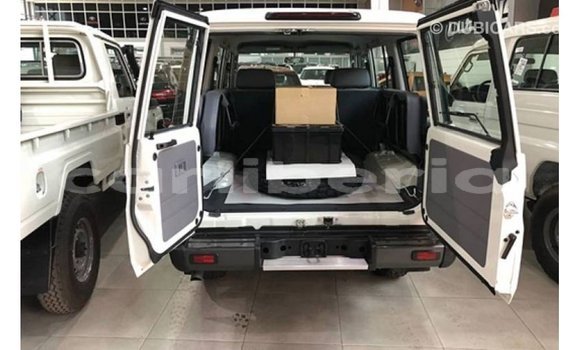 Buy Import Toyota Land Cruiser White Car in Import - Dubai in Bomi County Buy Import Toyota Land Cruiser White Car in Import - Dubai in Bomi County
