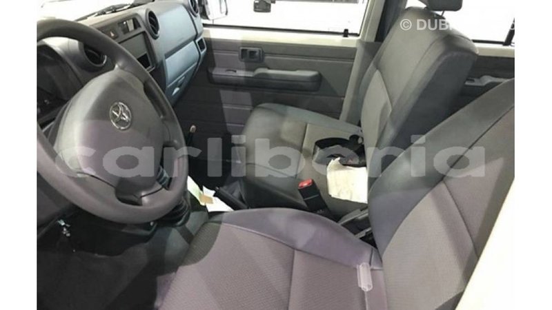 Big with watermark toyota land cruiser bomi county import dubai 2748