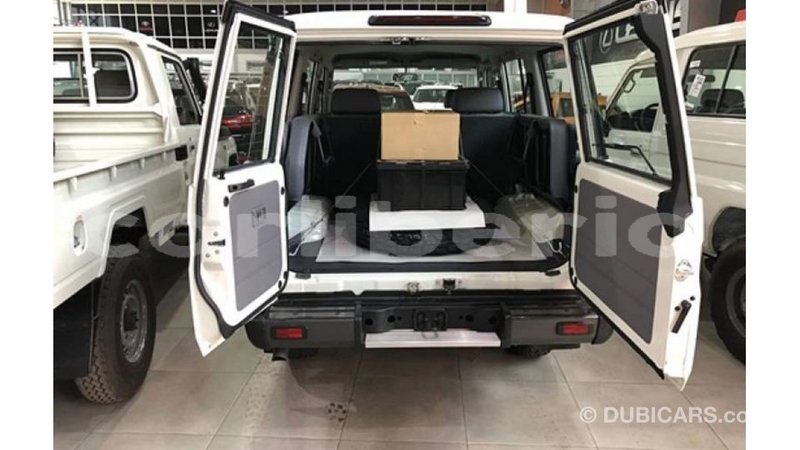 Big with watermark toyota land cruiser bomi county import dubai 2748