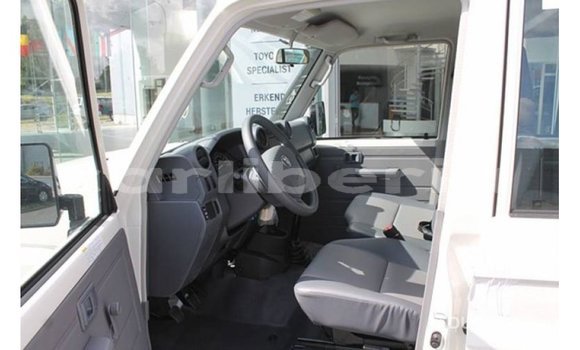 Buy Import Toyota Land Cruiser White Car in Import - Dubai in Bomi County Buy Import Toyota Land Cruiser White Car in Import - Dubai in Bomi County