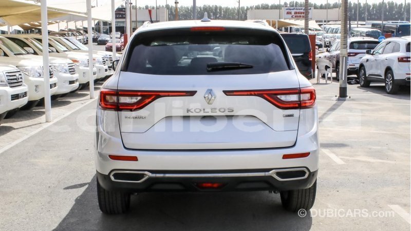 Big with watermark renault 4 bomi county import dubai 2763