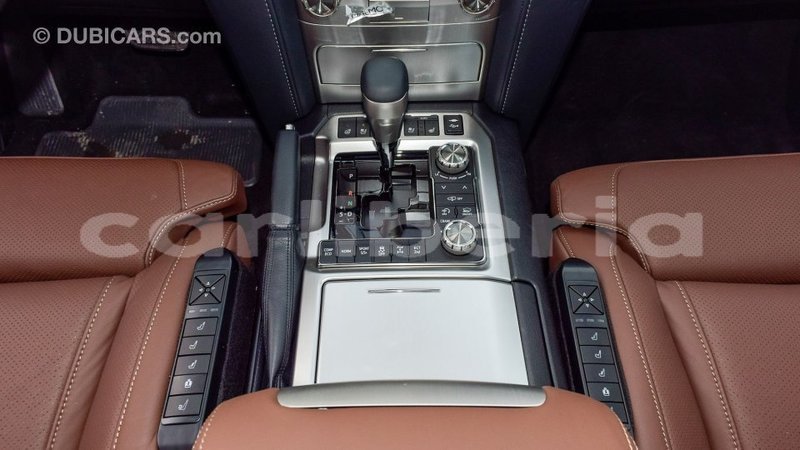 Big with watermark toyota land cruiser bomi county import dubai 2767