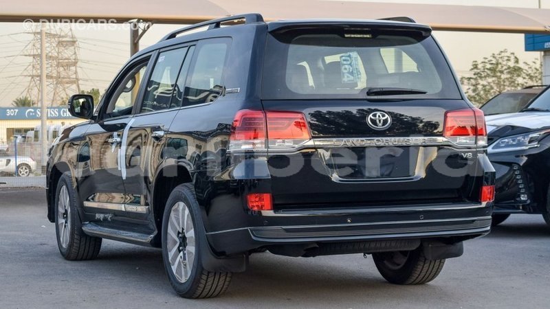 Big with watermark toyota land cruiser bomi county import dubai 2767