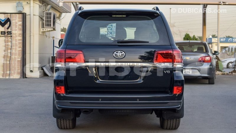 Big with watermark toyota land cruiser bomi county import dubai 2767