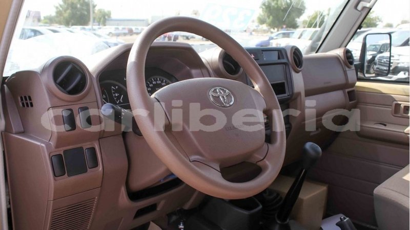 Big with watermark toyota land cruiser bomi county import dubai 2797