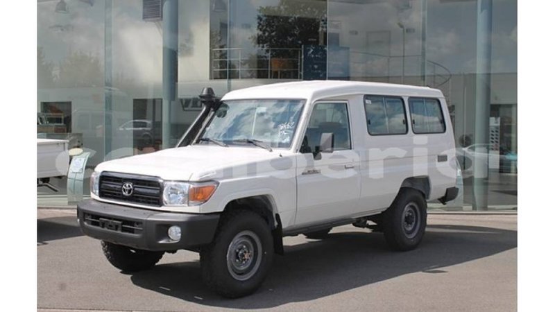 Big with watermark toyota land cruiser bomi county import dubai 2798