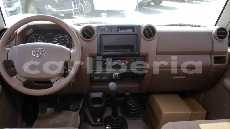 Big with watermark toyota land cruiser bomi county import dubai 2802