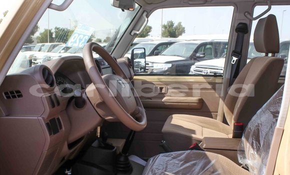 Acheter Import Voiture Toyota Land Cruiser Beige à Import - Dubai, Comté de Bomi Acheter Import Voiture Toyota Land Cruiser Beige à Import - Dubai, Comté de Bomi