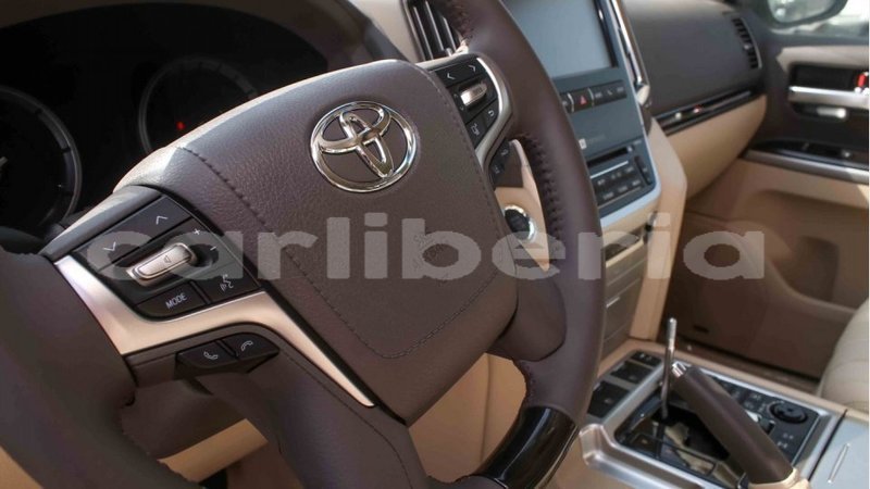 Big with watermark toyota land cruiser bomi county import dubai 2803