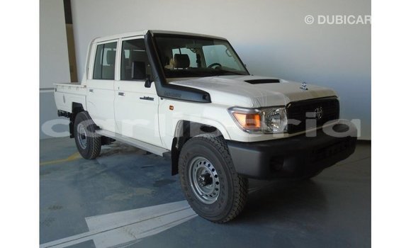 Acheter Import Voiture Toyota Land Cruiser Blanc à Import - Dubai, Comté de Bomi Acheter Import Voiture Toyota Land Cruiser Blanc à Import - Dubai, Comté de Bomi