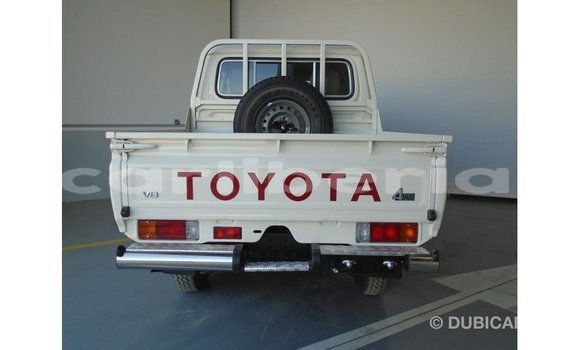 Acheter Import Voiture Toyota Land Cruiser Blanc à Import - Dubai, Comté de Bomi Acheter Import Voiture Toyota Land Cruiser Blanc à Import - Dubai, Comté de Bomi