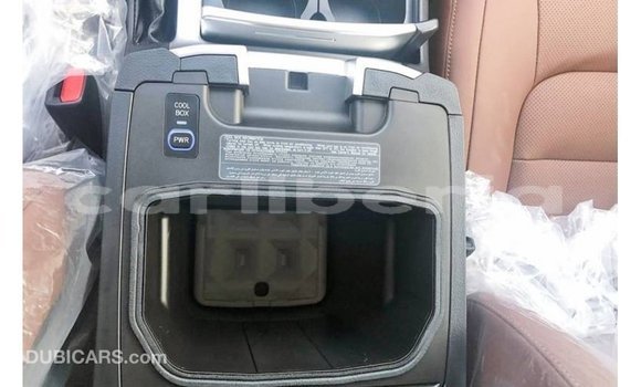 Acheter Import Voiture Toyota Land Cruiser Noir à Import - Dubai, Comté de Bomi Acheter Import Voiture Toyota Land Cruiser Noir à Import - Dubai, Comté de Bomi