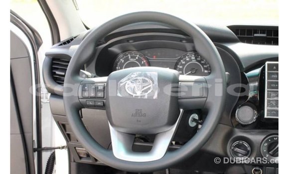Acheter Import Voiture Toyota Hilux Blanc à Import - Dubai, Comté de Bomi Acheter Import Voiture Toyota Hilux Blanc à Import - Dubai, Comté de Bomi