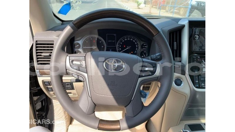 Big with watermark toyota land cruiser bomi county import dubai 2820