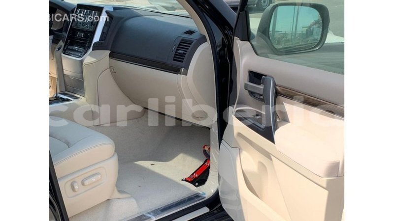 Big with watermark toyota land cruiser bomi county import dubai 2820