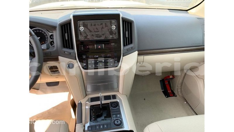 Big with watermark toyota land cruiser bomi county import dubai 2820