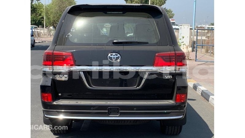 Big with watermark toyota land cruiser bomi county import dubai 2823