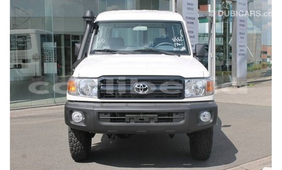 Acheter Import Voiture Toyota Land Cruiser Blanc à Import - Dubai, Comté de Bomi Acheter Import Voiture Toyota Land Cruiser Blanc à Import - Dubai, Comté de Bomi