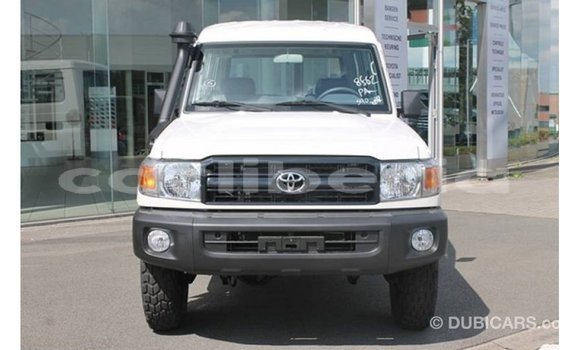 Acheter Import Voiture Toyota Land Cruiser Blanc à Import - Dubai, Comté de Bomi Acheter Import Voiture Toyota Land Cruiser Blanc à Import - Dubai, Comté de Bomi