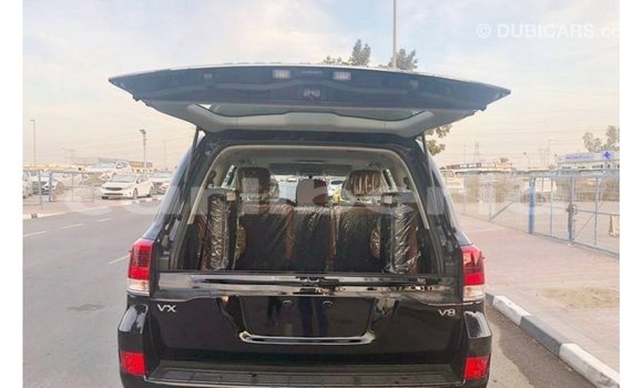 Acheter Import Voiture Toyota Land Cruiser Noir à Import - Dubai, Comté de Bomi Acheter Import Voiture Toyota Land Cruiser Noir à Import - Dubai, Comté de Bomi