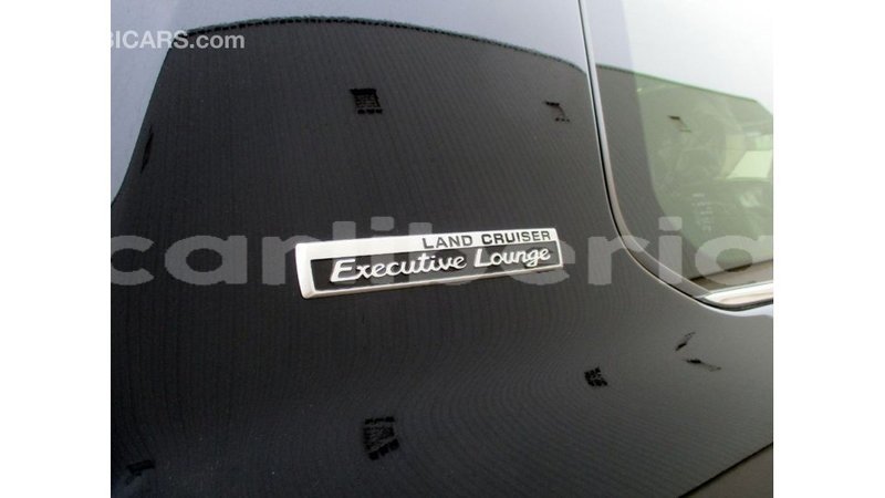 Big with watermark toyota land cruiser bomi county import dubai 2837