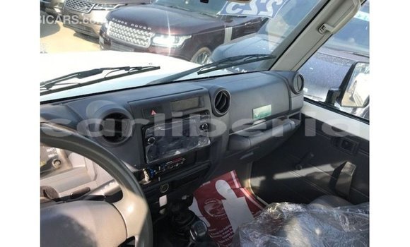 Buy Import Toyota Land Cruiser White Car in Import - Dubai in Bomi County Buy Import Toyota Land Cruiser White Car in Import - Dubai in Bomi County
