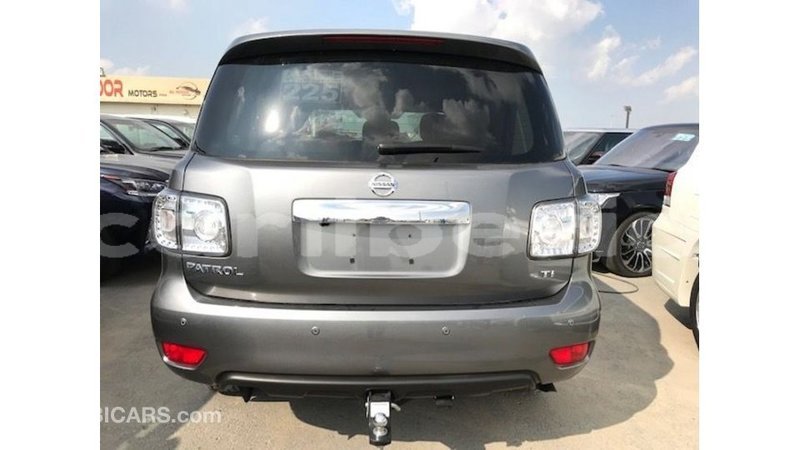 Big with watermark nissan patrol bomi county import dubai 2851