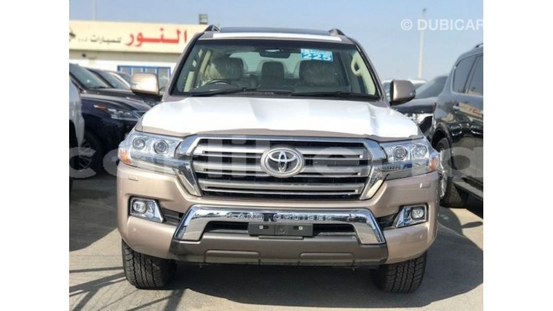 Big with watermark toyota land cruiser bomi county import dubai 2852