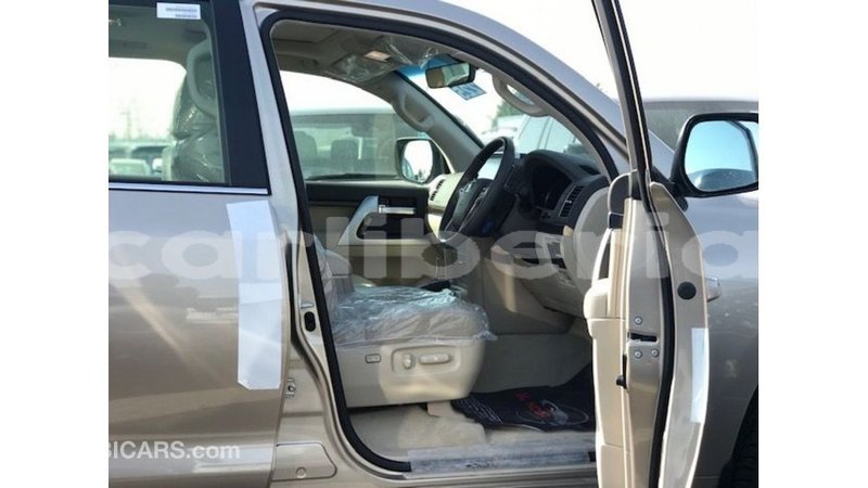 Big with watermark toyota land cruiser bomi county import dubai 2852